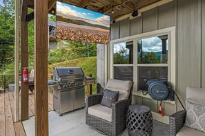 Outdoor dining - Serenity Now - Cherry Log (Cherry Log)