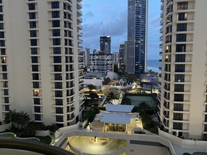 Property grounds - Sit back & enjoy these relaxing views - Unit 1 (Surfers Paradise)