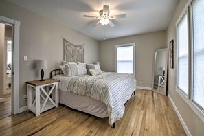 4 Schlafzimmer, Schreibtisch, Bügeleisen/Bügelbrett, Internetzugang