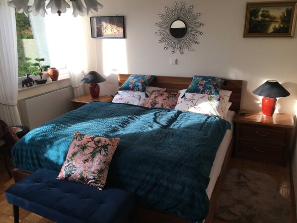 3 chambres, coffres-forts dans les chambres, lit parapluie, Wi-Fi