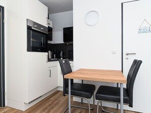 Jääkaappi, syöttötuoli