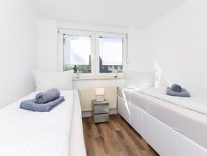 2 bedrooms, travel crib, WiFi - Vacation apartment Abendstern (5) - Holiday apartments in Haus Seekieker in Bensersiel (Esens)