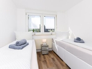 2 makuuhuonetta, vauvan matkasänky, Wi-Fi