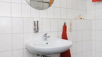 Haartrockner, Seife, Toilettenpapier