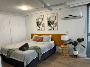 1 室のベッドルーム、WiFi (無料)、ベッドシーツ