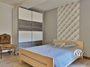 3 bedrooms, free WiFi, bed sheets