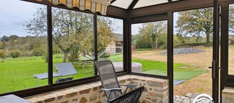 Large renovated stone house with fireplace, piano, and WiFi in Andouillé