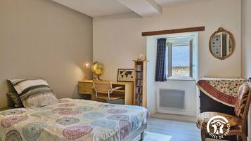 3 bedrooms, free WiFi, bed sheets