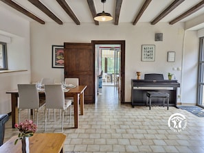 Unclassified image, 2 of 35, button - Large renovated stone house with fireplace, piano, and WiFi in Andouillé (Andouillé)