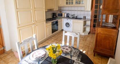 Gßte de charme à la campagne, 5 pers, Wifi, cheminée