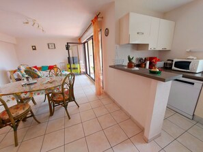 Dining - Bright 2-Bedroom Apartment with Balcony, Garage & Baby Equipment near Mayenne's Attractions (Mayenne)