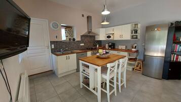 Køleskab, mikrobølgeovn, ovn, opvaskemaskine