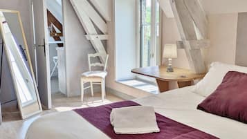 4 chambres, bureau, Wi-Fi gratuit, draps fournis