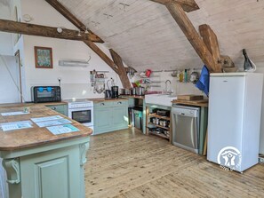 Kühlschrank, Mikrowelle, Ofen, Geschirrspüler