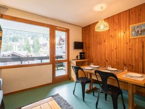 Dining - Cozy 2-room, 1 bedroom, balcony, pets allowed (Valmorel)