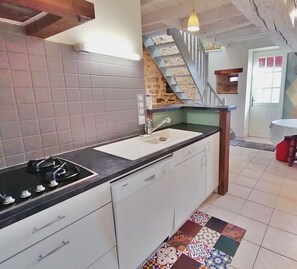 Refrigerador, microondas, horno y lavavajillas 