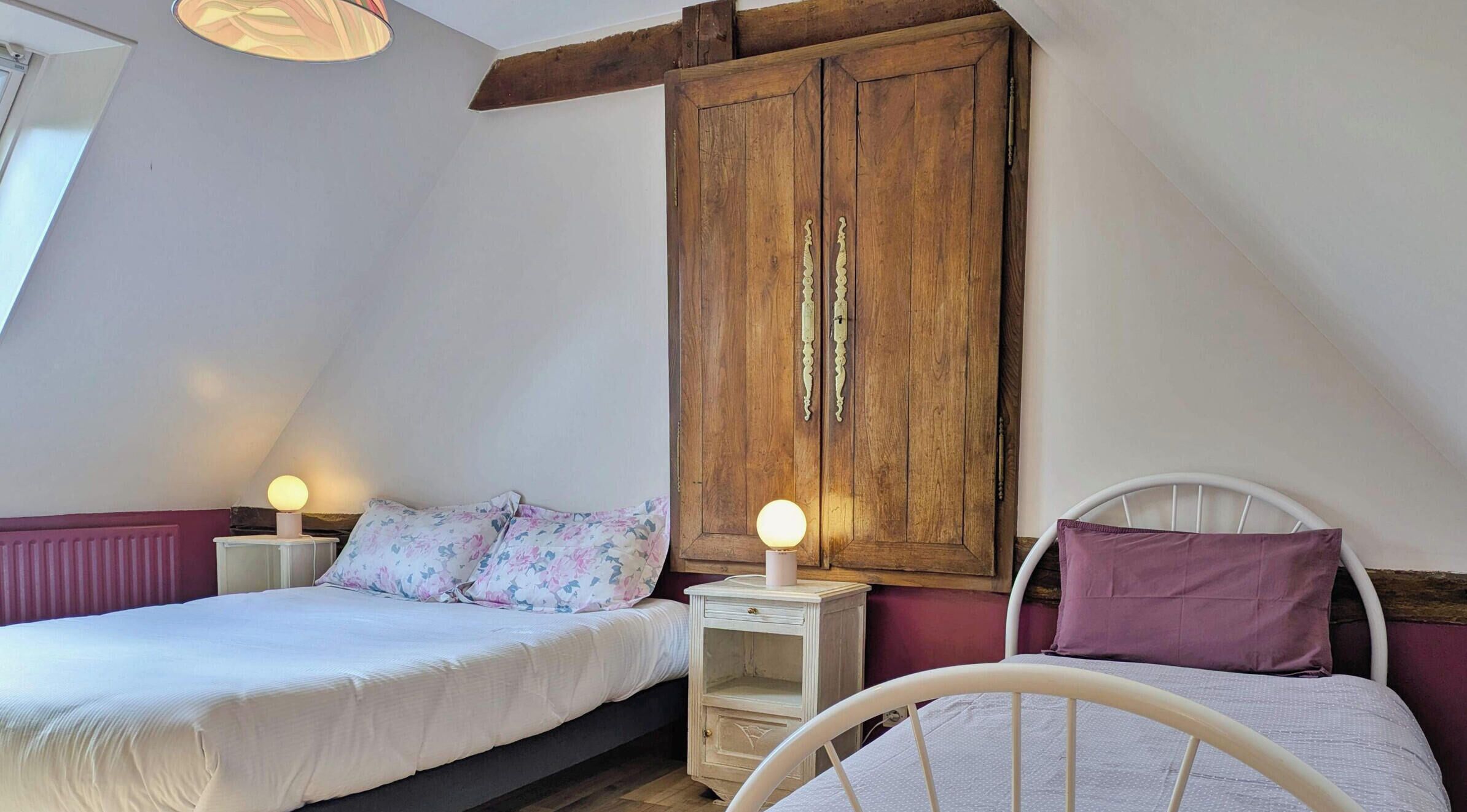 3 bedrooms, WiFi (free), bed sheets