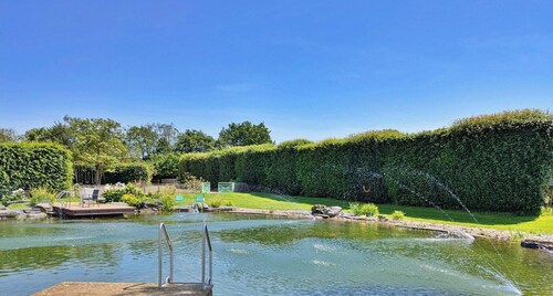 Charmant gîte familial avec jardin privé et spa, pêche et baignade écologique, animaux admis