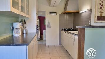 Frigorifero, microonde, forno, lavastoviglie
