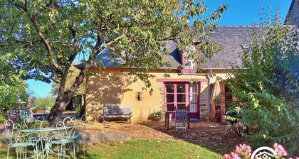 Charmant gĂźte familial avec jardin privĂ© et spa, pĂȘche et baignade Ă©cologique, animaux admis