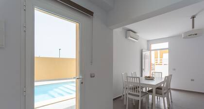 BUTTERFLIES POOL 4 TRANQUILITY AND RELAXATION