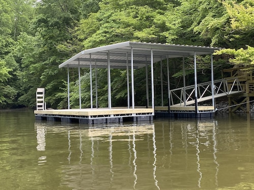 Amazing Tims Ford Lake Home - Built 2021 -  Private covered dock - Hot Tub