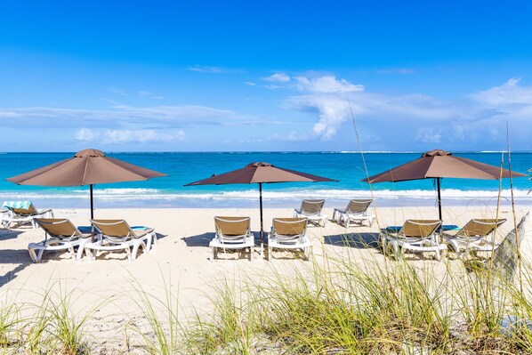 Platja a a prop, gandules de platja i tovalloles de platja 