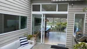 TV, fireplace - Drift - Hope skip and jump away for main beach (Wye River)