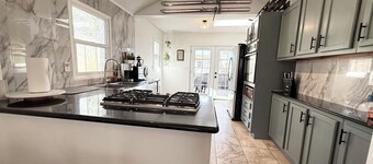 ☆ Mountain Topaz Getaway☆ Private Home Near Downtown, New Luxury Shower