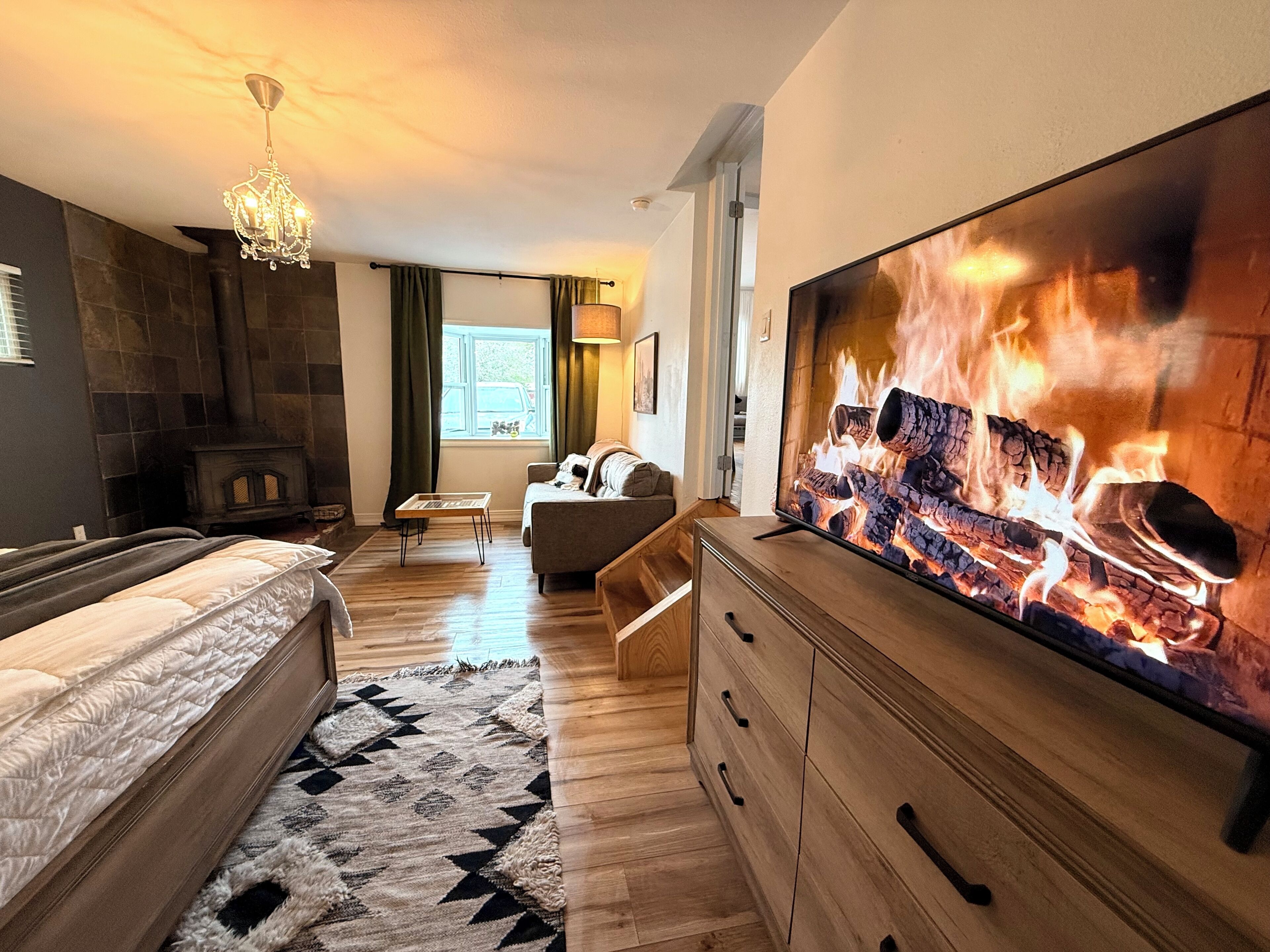 3 habitaciones, tabla de planchar con plancha y cuna de viaje 