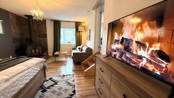 3 habitaciones, tabla de planchar con plancha y cuna de viaje