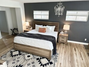 3 soverom, strykejern/-brett, reiseseng for barn og wi-fi (inkludert)