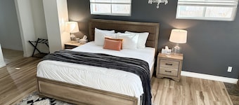 ☆ Mountain Topaz Getaway☆ Private Home Near Downtown, New Luxury Shower