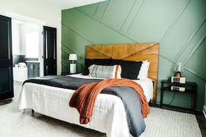 3 bedrooms, iron/ironing board, travel cot, free WiFi