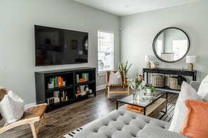 Smart TV, books - Brand New and One Block from Magnolia Silos! (Waco)