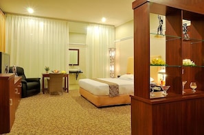 Room - Grand Tryas Hotel (West Cirebon)