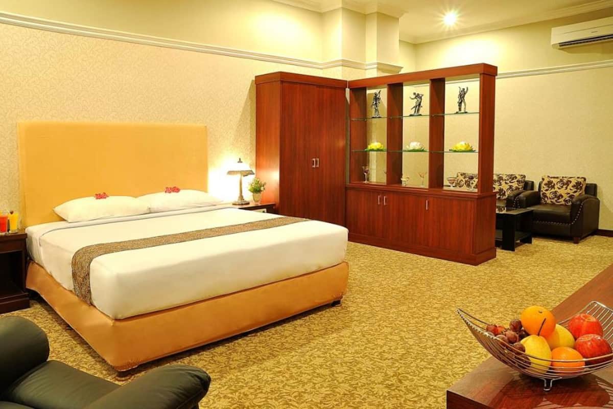 Meja kerja, Wi-Fi gratis, dan seprai linen