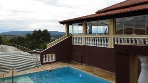 Piscine couverte, piscine extérieure