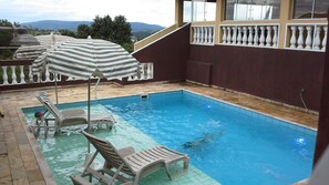 Piscina coperta, piscina all'aperto