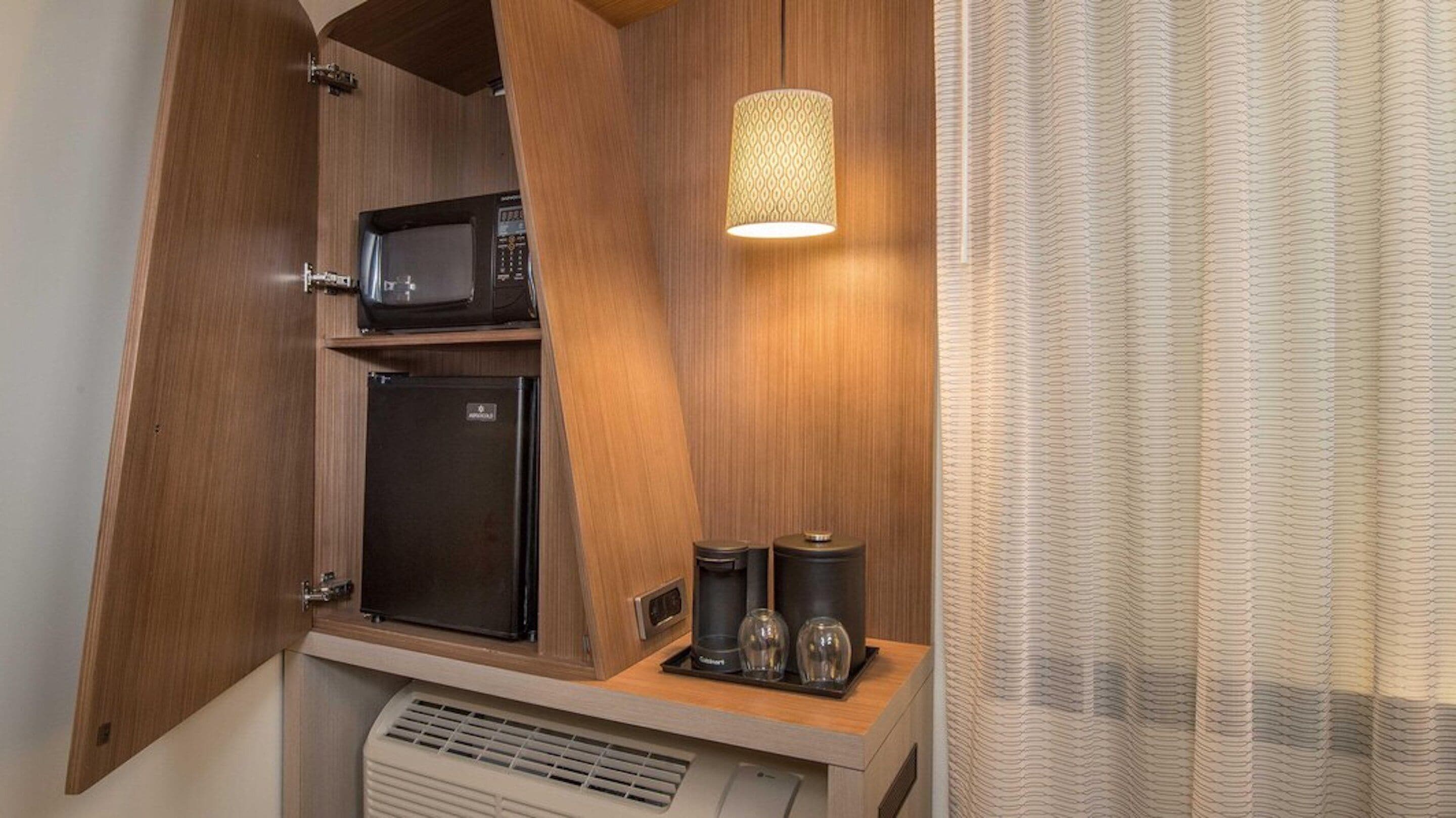 desk, laptop workspace, iron/ironing board, free wifi