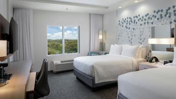 Schreibtisch, laptopgeeigneter Arbeitsplatz, Bügeleisen/Bügelbrett