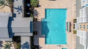 室外游泳池