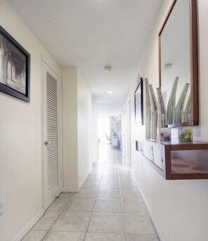 Interior - Le Marina Bay 1109 STR-01972 (Sunny Isles Beach)