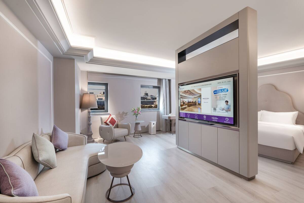 Privilege, Suite, 1 kingsize bed | Hypoallergeen beddengoed, donsdekens, een gratis minibar, een bureau