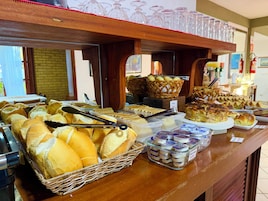Desayuno buffet incluido todos los días 