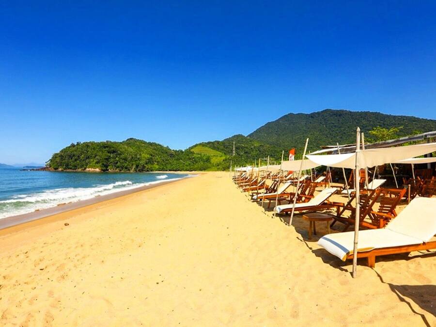 Beach nearby, 3 beach bars