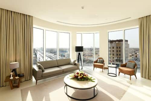 Suite, 1 King Bed (Panoramic) | Minibar, in-room safe, desk, blackout drapes