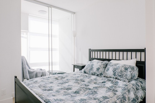 Outstanding New 3 Bedroom, 2 Bathroom Condo that feels like home