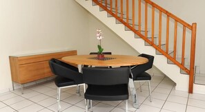 Apartamento | Opções para refeição no quarto