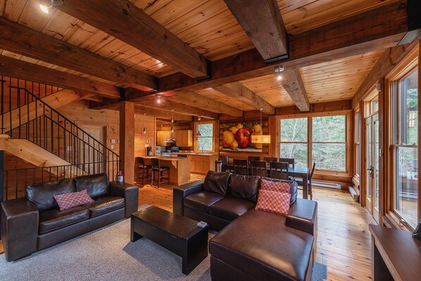 Interior - Cote Nord Tremblant Cozy 4 bedroom Log cabin
CITQ 234463 (Lac-Supérieur)